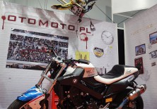 bmw stunt motocykl stoisko otomoto targi motocyklowe 2012