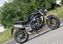 Triumph Speed Triple 800x600