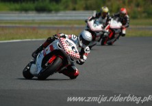 Chelkowski Waldek w wyscigu Yamaha R1