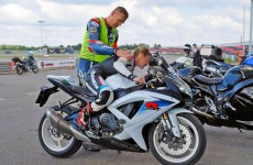 Suzuki Moto Szkola z JC Group Jak wygladaja teraz profesjonalne szkolenia motocyklowe w Polsce