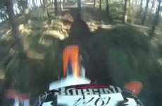 Jake Nicholls i zabawa na dwusuwie