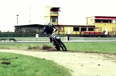 Motocykl kontra samochod - wspolna pasja