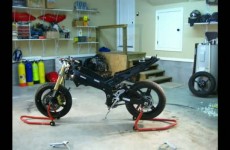 Suzuki GSX-R samo sie sklada