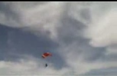 Travis Pastrana skok bez spadochronu
