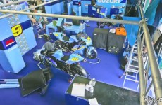 Jak spakowac boks MotoGP - Rizla Suzuki