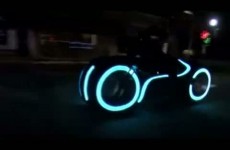Light Cycle z Tron Dziedzictwo - motocykl z filmu