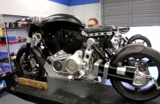 Ostatnie regulacje ponad dwulitrowego widlaka ze stajni Hellcat