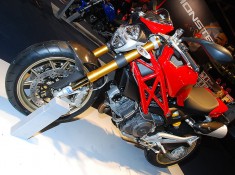 Ducati Monster czerwone malowanie