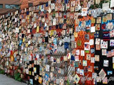 Tabliczki pamiatkowe zmarlym w World Trade Center