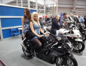 hostessy suzuki 4 ogolnopolska wystawa motocykli i skuterow