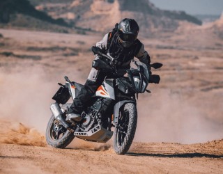 KTM 390 Adventure 2020 off jazda bokiem prawy przod z