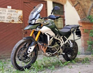 Brama garazu Fort Wlochy z