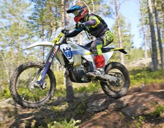 Husqvarna Enduro 2024 skok z