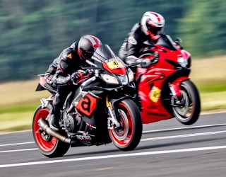 aprilia vs suzuki King of Poland Drag Race Cup Moto Park Ulez Moto Show Poland z