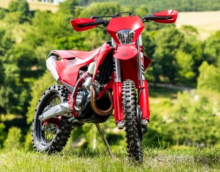GASGAS EC450F EC300 na rok 2025 z