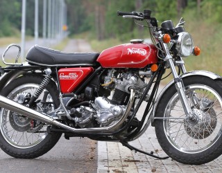 Norton Commando z