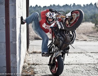 Stunter13 Bl Wall Stall