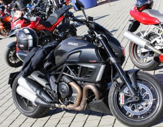 Diavel Carbon z