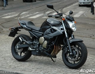 Yamaha XJ6 2010 z bliska