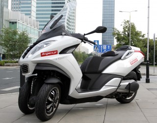 Warszawa Peugeot Metropolis 400i 2014 z