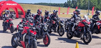 Ducati Riding Experience Level 2. Tak wygląda profesjonalne szkolenie torowe Ducati