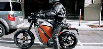 Sprzedaż motocykli i skuterów elektrycznych w 2022 r to fikcja. Oto liczby i fakty