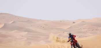 Dakar 2023: wyniki dziesitego etapu. Polacy nadal w czowce po rozgrzewce na pustyni [VIDEO]