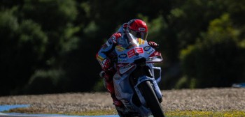 MotoGP w Jerez: Marc Marquez zdobywa pole position w kwalifikacjach. Pedro Acosta o krok od wygranej na mokrym torze