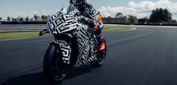KTM 990 RC R - motocykl sportowy z Mattighofen z homologacj drogow. Pomaraczowi wkraczaj na nowe terytorium