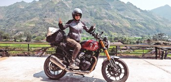 Polka samotnie przemierza na motocyklu szlak Ho Chi Minh w Wietnamie