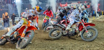 Billy Bolt dominuje rywali podczas inauguracyjnej rundy Mistrzostw �wiata FIM SuperEnduro w Gliwicach