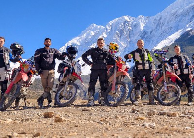 Nepal na motocyklu. 4 kumpli w ekstremalnej wyprawie na motocyklach z Katmandu do chiskiej granicy [GALERIA ZDJ]