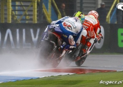 Mokry piątek na Dutch TT w Assen