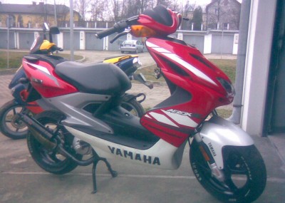 YAMAHA AEROX R