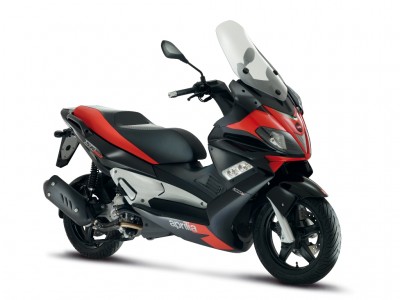 Aprilia-SR-Max-125-i-e- 18930 1