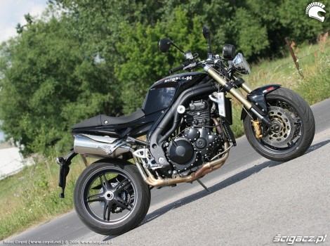 triumph speed triple 1