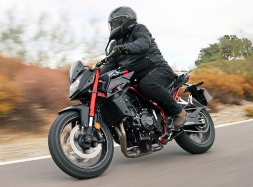 Honda CB750 Hornet model 2023. Test motocykla. Wrzawa wokół jej wyglądu jest zbędna