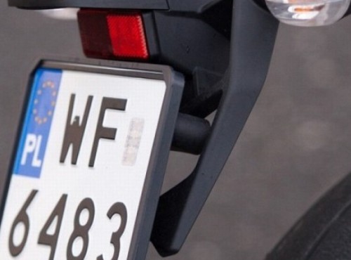 Nowe tablice rejestracyjne uatwi ycie sprzedawcom uywanych motocykli i samochodw. Kiedy zostanwprowadzone?