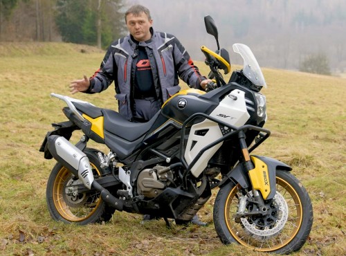 QJ Motor SVT 650 X. Co to za motocykl? Test i opinia