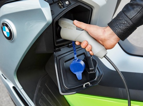 Niemal jedna trzecia procent nabywcw pojazdw elektrycznych chce wrci do aut i motocykli spalinowych, dlaczego?