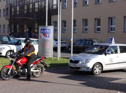 Policja bdzie kontrolowa pojazdy nauki jazdy. Warszawa chce wyznacza trendy w bezpieczestwie