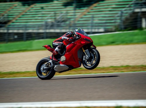 Ducati Panigale V4 i Panigale V4 S na rok 2025. Sportowa doskonao wymylona na nowo
