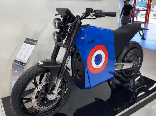 Portugalska lekko w wersji EV. AJP nie goni za mod?