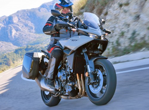 Honda CB1000 GT: superbike w garniturze Gran Turismo. Czy turystyk moe jedzi na 10 tys. obrotw?