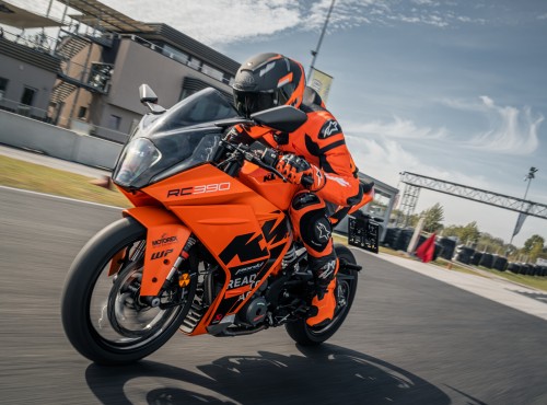 Motocykl KTM RC450 zastpi RC390. Nowy model ma bazowa na CFMoto 450SR-S