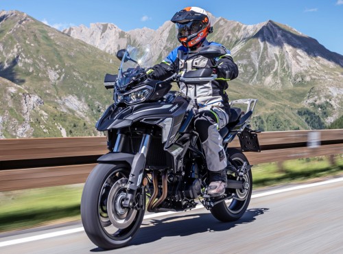 Motocykle Benelli z du�ym spadkiem sprzeda�y w 2025. Chi�ska konkurencja jest coraz mocniejsza
