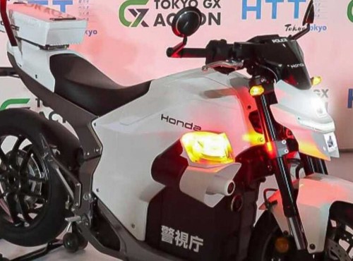 Honda WN7 na s�u�bie. Tokio patroluje na pr�dzie