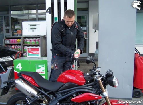 Paliwa dro�ej� z dnia na dzie�. Benzyna 95 w g�r�, a to nie koniec 