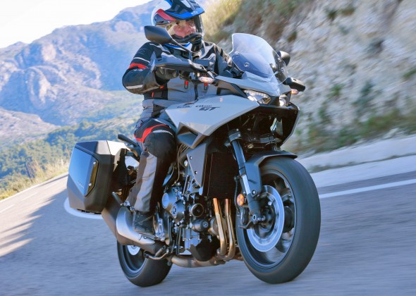 Honda CB1000 GT: superbike w garniturze Gran Turismo. Czy turystyk moe jedzi na 10 tys. obrotw?