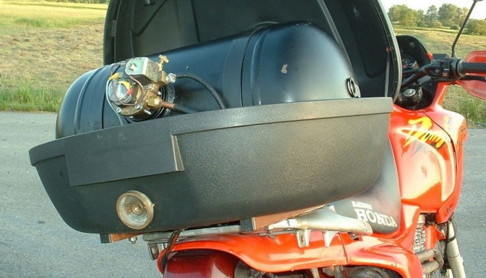 Honda NX650 Dominator z instalacj� LPG